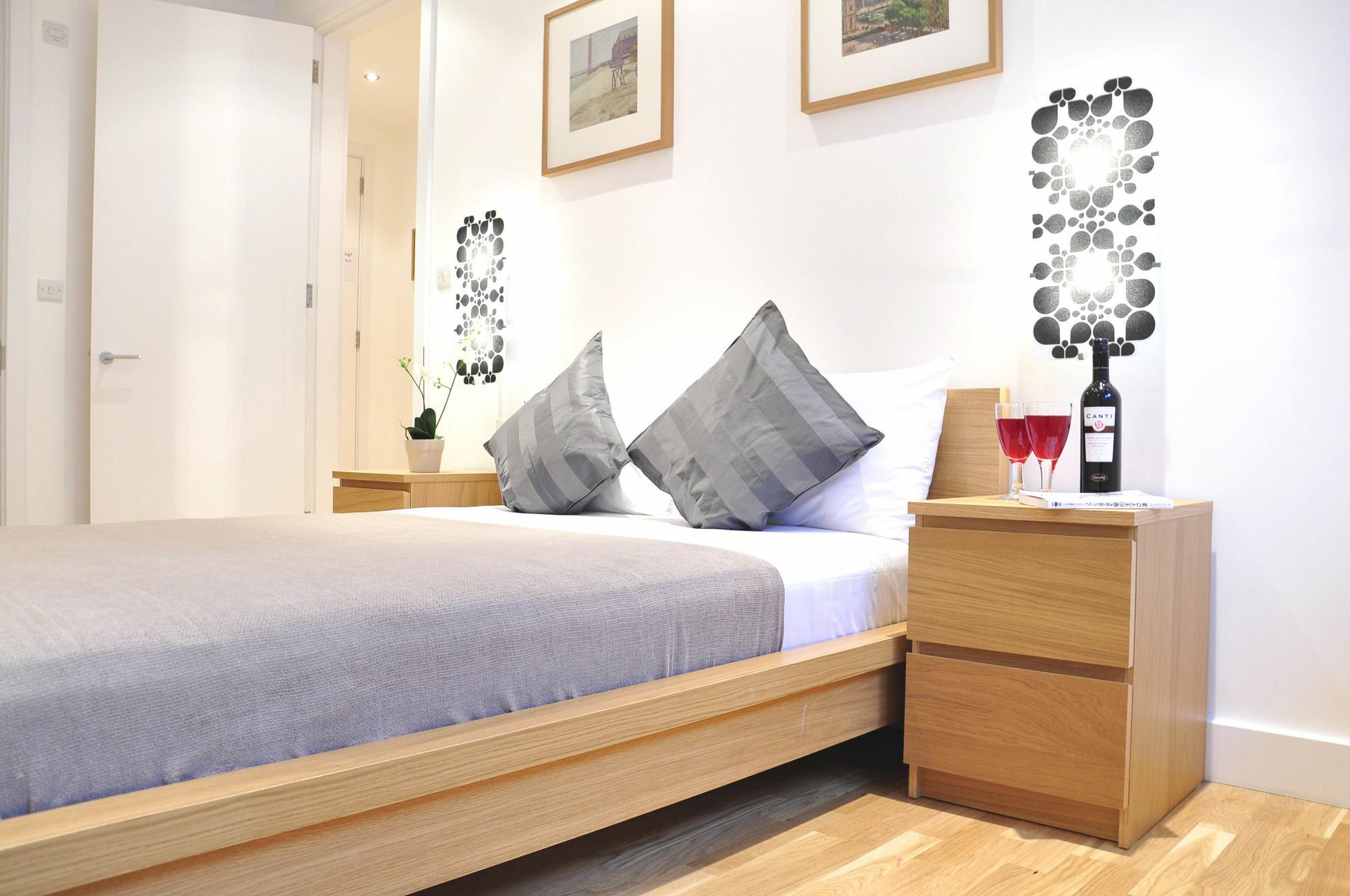 Tower Bridge Superior Apartments Лондон Екстер'єр фото