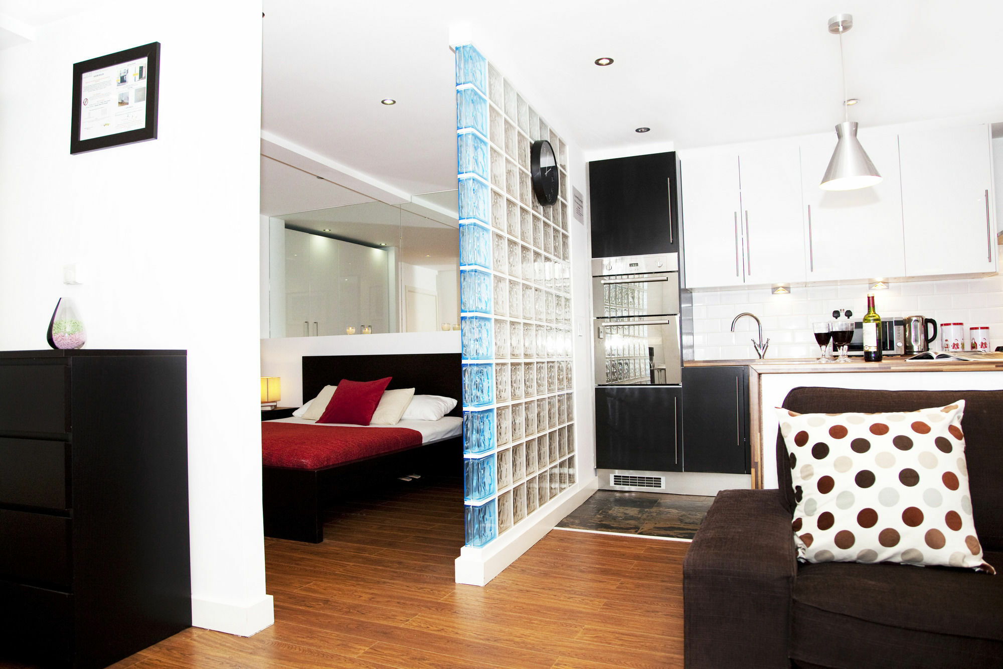 Tower Bridge Superior Apartments Лондон Екстер'єр фото