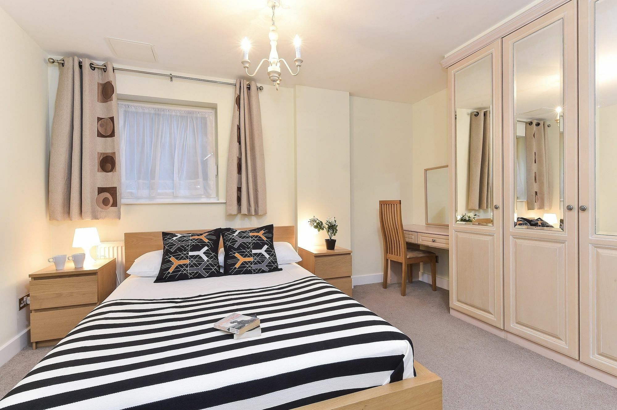Tower Bridge Superior Apartments Лондон Екстер'єр фото